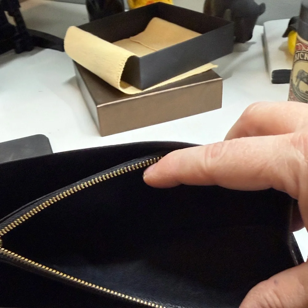 Louis Vuitton Black Epi Sarah Wallet